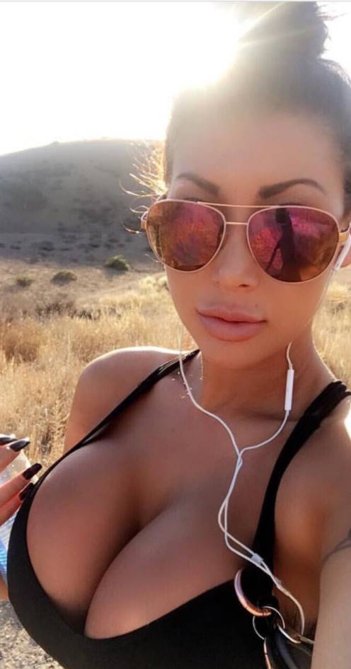 Kurtköy Ofise Gelen Oral Yapan Partner Escort Bayan Semra