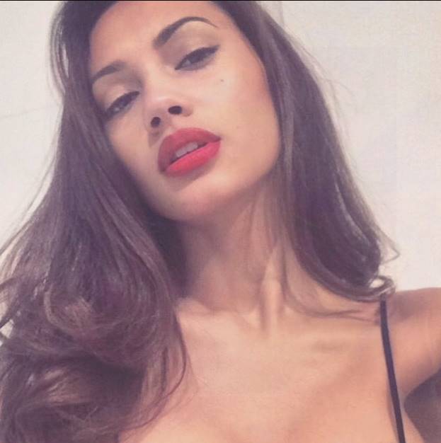 Pendik Esmer Profesyonel Çıtır Escort Bayan Dicle