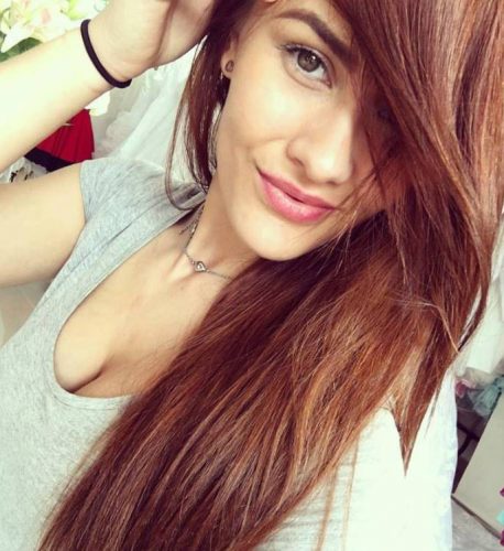 Kartal Arabada Arkadan Veren Genç Escort Bayan Arzu