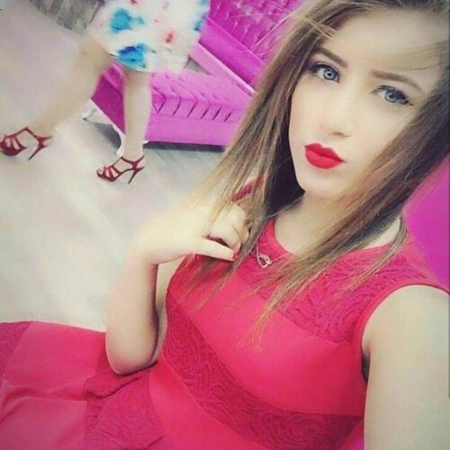 Mavi Gözleri Olan Seksi Bir Tuzla Sarışın Escort Neşe